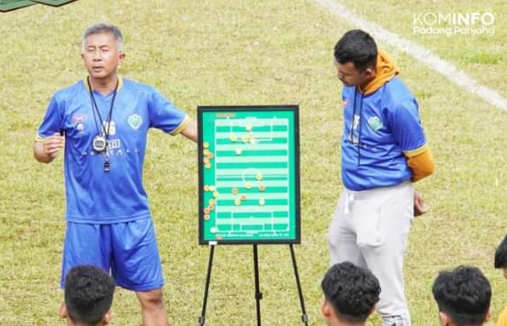 Pelatih PSPP terus mempersiapkan timnya untuk laga perdana Liga 3 di Malang. (Foto: Diskominfo)