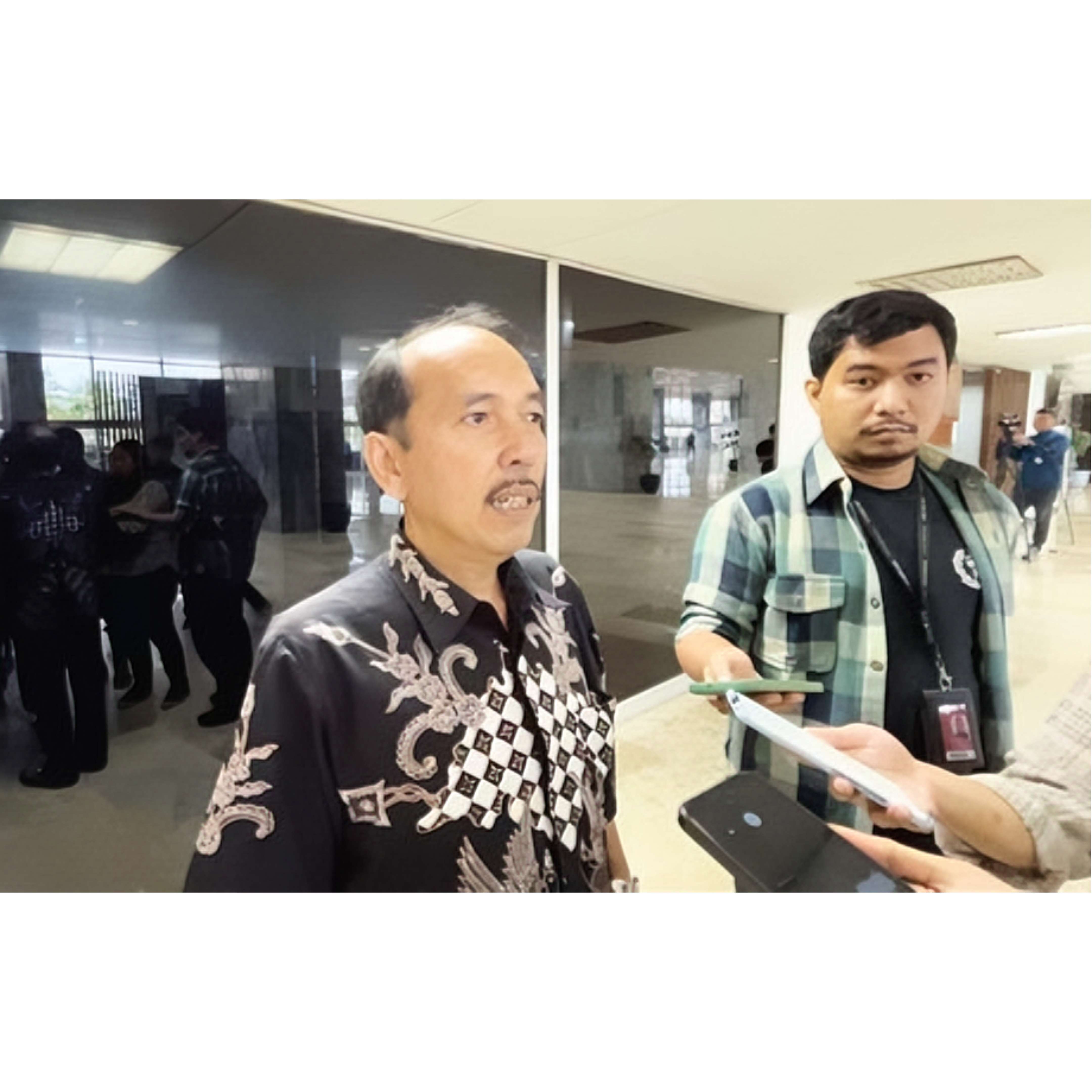 SEPENDAPAT: Wakil Ketua Komisi II DPR RI Yanuar Prihatin mencermati sorotan MK soal perjalanan dinas pejabat negara yang berimpitan dengan jadwal kampanye.(JAWA POS)