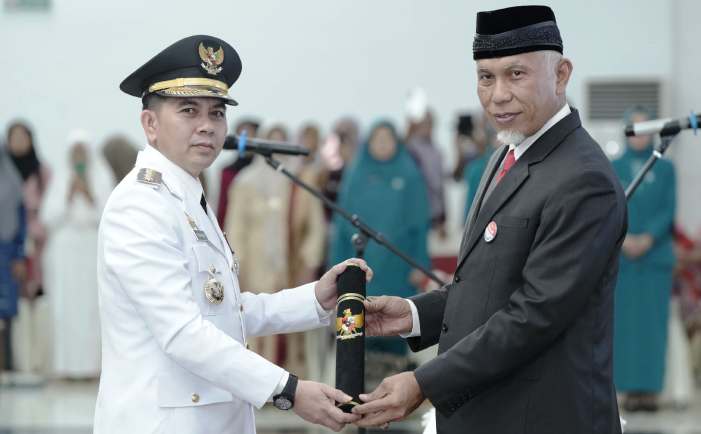 Gubernur Sumbar melantik Fauzan Hasan sebagai Penjabat (Pj) Wali Kota Sawahlunto menggantikan Pj sebelumnya, Zefnihan, Kamis (25/4/2024) di Padang.