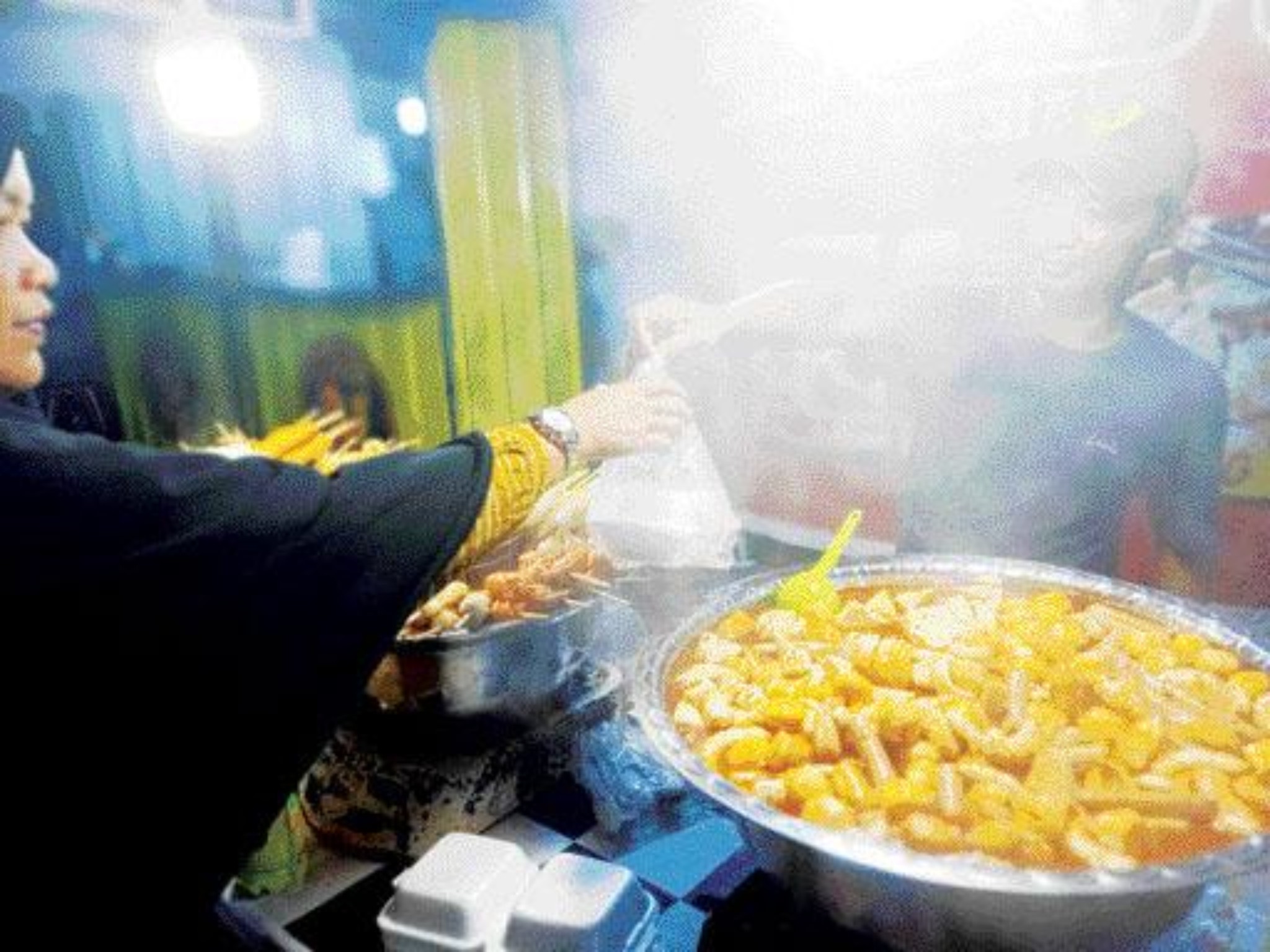 POTENSI: Salah satu aktivitas pelaku UMKM di Limapuluh Kota beberapa waktu lalu.(PEMKAB LIMAPULUH KOTA UNTUK PADEK)