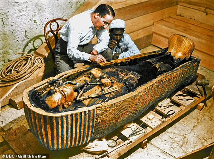 Howard Carter, orang pertama yang memasuki makam Tutankhamun lebih dari 100 tahun lalu dan kematiannya diklaim karena kutukan firaun. (Foto: BBC/ Dailymail)