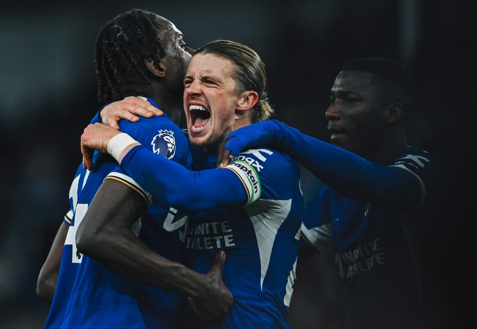 Conor Gallagher memastikan comeback dramatis Chelsea saat bermain imbang 2-2 di kandang Aston Villa. (Foto: Chelsea FC)