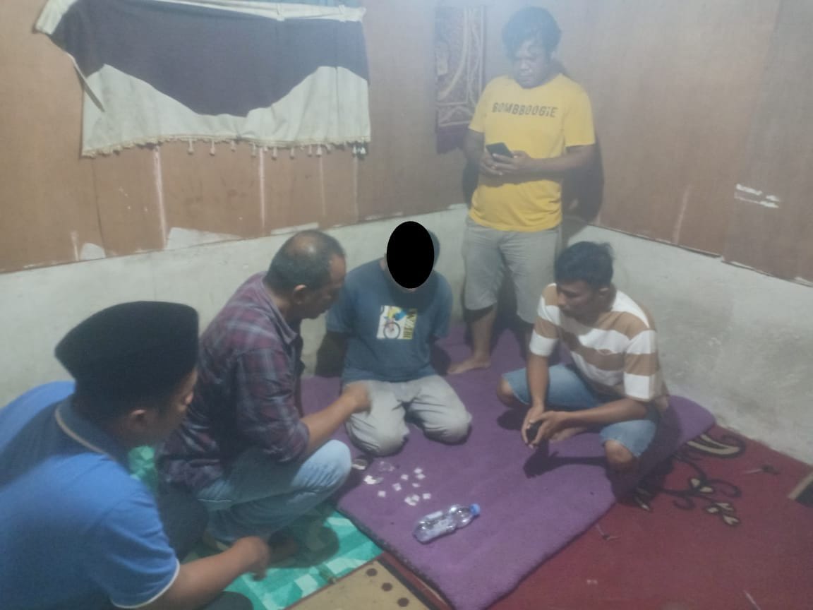 Penangkapan pelaku penyalahgunaan narkoba oleh tim Satresnarkoba Polres Dharmasraya.(DOK POLRES DHARMASRAYA FOR PADEK)