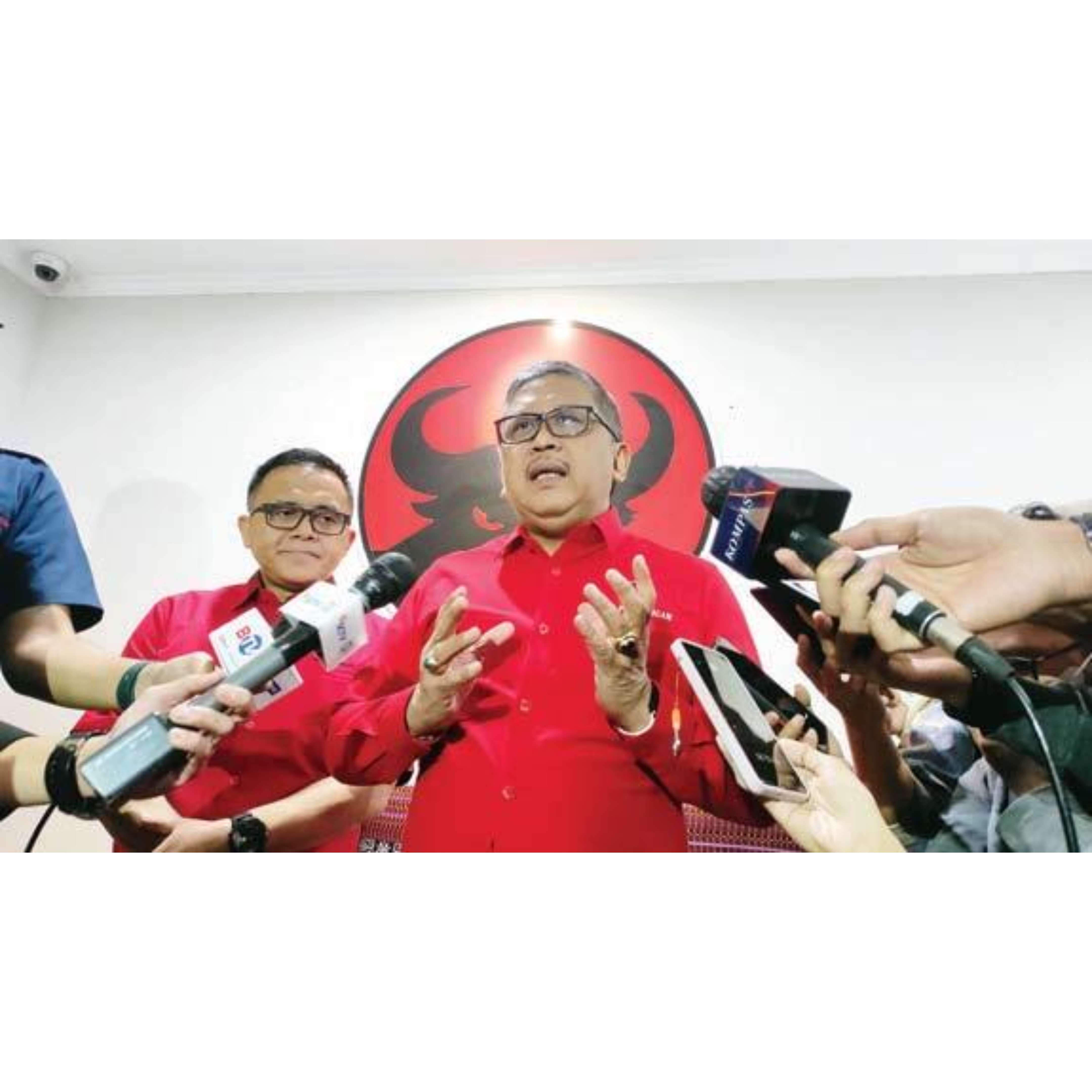 DIWAWANCARAI: Sekjen PDIP Hasto Kristiyanto mengatakan, Rakernas PDIP akan membahas langkah-langkah strategis partai, kemarin. Termasuk terkait target PDIP di Pilkada 2024 ini.(JAWA POS)