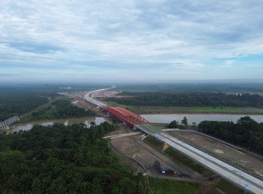Jalan Tol Binjai-Pangkalan Brandan di Sumatera Utara menjadi proyek percontohan untuk penerapan konstruksi hijau ramah lingkungan. (Foto: BPJT)