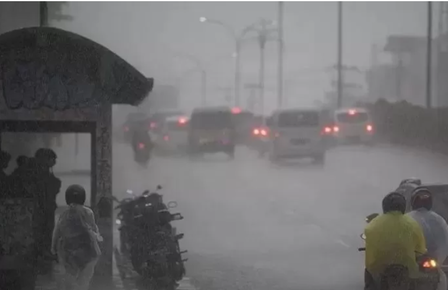 Ilustrasi cuaca buruk di jalan. (Foto. Dok. Jawa Pos)