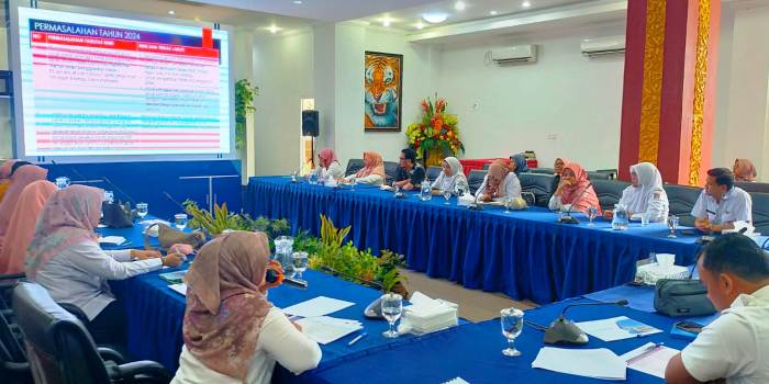 Kegiatan penyampaian laporan tahunan BLUD RSUD dr Rasidin Padang di Gedung Putih, Rumah Dinas Wali Kota Padang, Rabu (8/5/2024).
