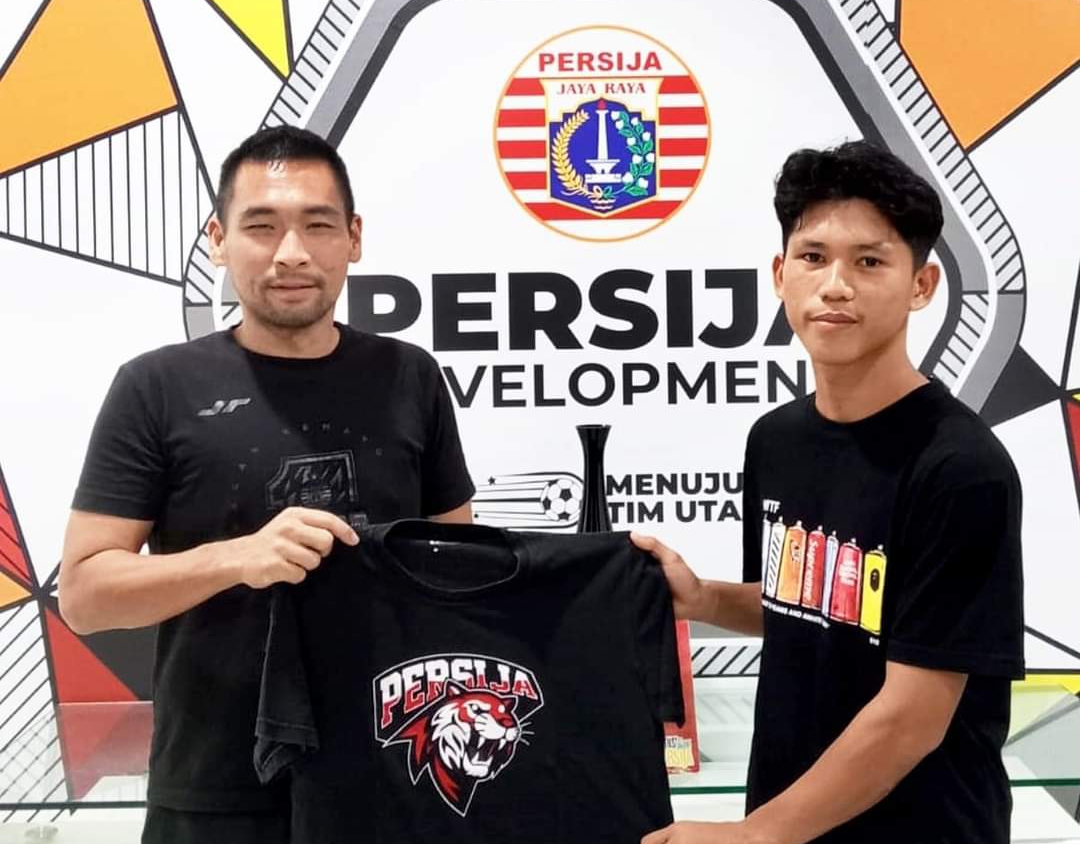 Pemain muda berbakat Persatuan Sepakbola Kota Pariaman (Persikopa), M Rizal, resmi dikontrak oleh klub raksasa Liga 1 Indonesia, Persija Jakarta.(Foto: Diskominfo Pariaman)