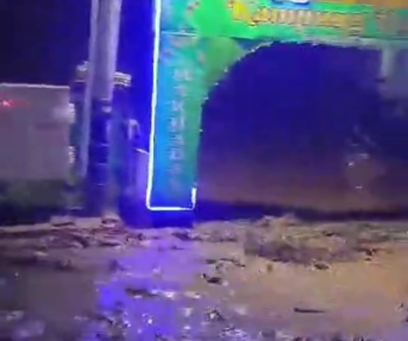 Banjir bandang (galodo) di kawasan Galudua, Kecamatan IV Koto, Agam. (Foto: Tangkapan Video GWA)