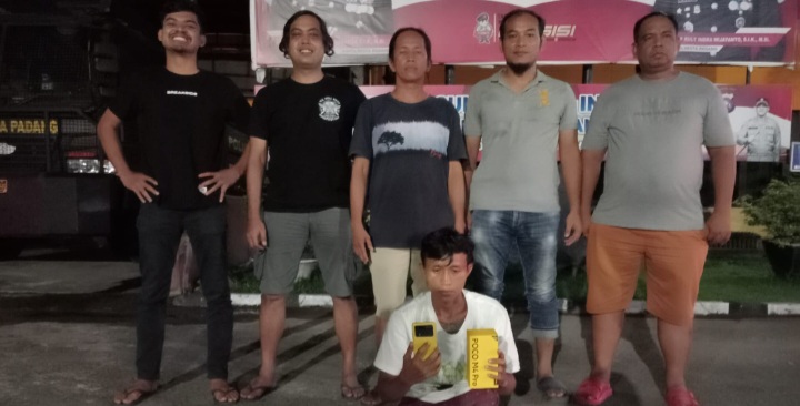 Dukun yang kerap mencuri di kos-kosan ditangkap Tim 1 Klewang Polresta Padang.