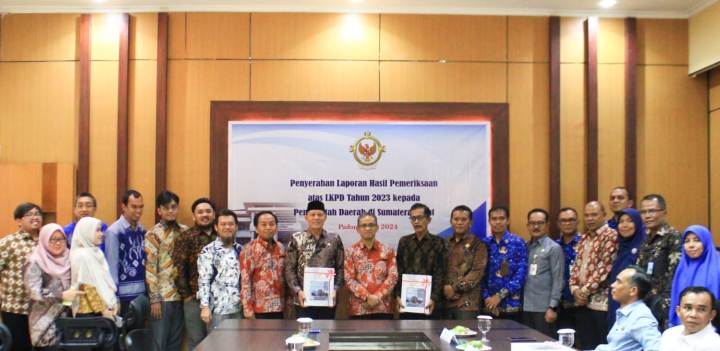 Kabupaten Pasaman meraih penghargaan opini Wajar Tanpa Pengecualian (WTP) sebanyak 11 kali beruntun dari Badan Pemeriksa Keuangan (BPK) Republik Indonesia.