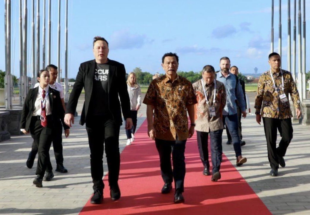 Elon Musk ke Bali menghadiri World Water Forum ke-10 dan meluncurkan layanan internet satelit Starlink. (Foto: Kemenko Marves)