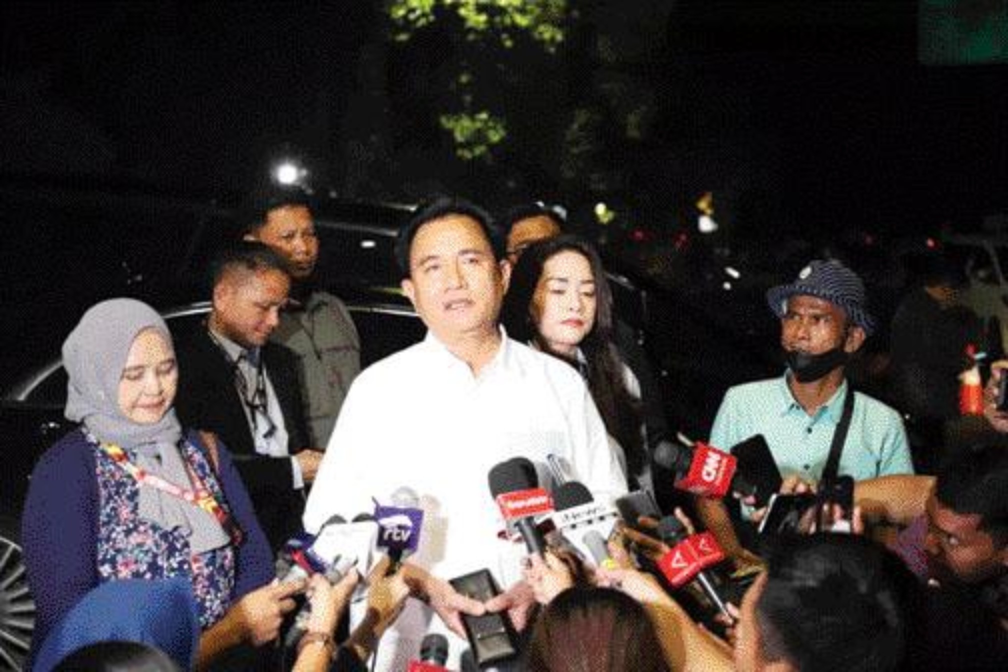 INGIN REGENERASI: Ketum PBB, Yusril Ihza Mahendra, memutuskan mundur dari jabatannya dalam MDP PBB, pada Sabtu malam (18/5).(DERY RIDWANSAH/ JAWAPOS.COM)