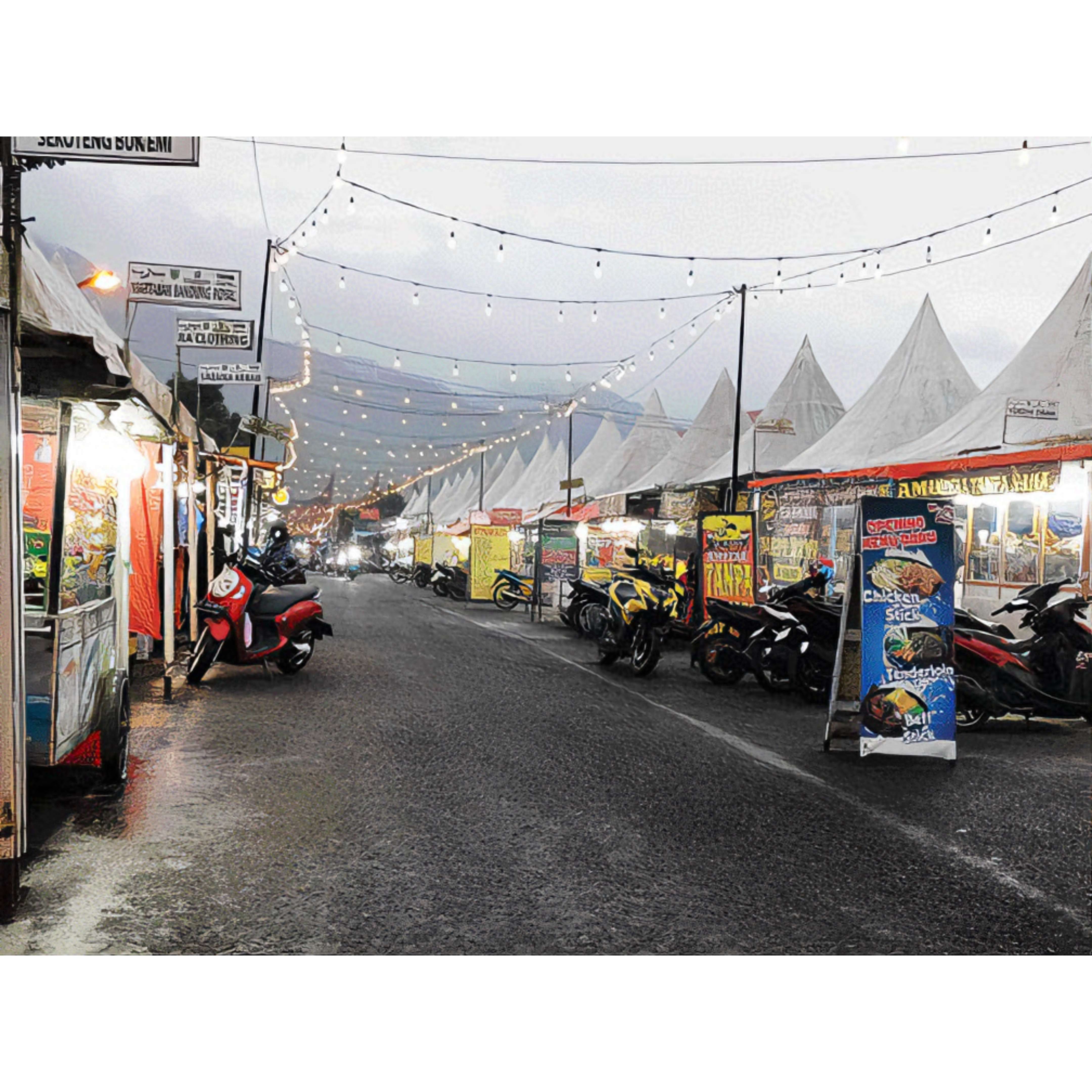 IMBAS BENCANA ALAM: Pasar kuliner Padangpanjang sekitar pukul 18.00 kemarin, terlihat lengang dari pengunjung. (YUWARDI/PADEK)