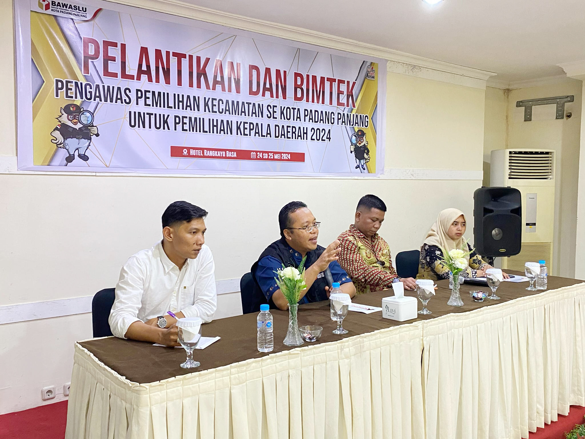PENGUATAN: Bawaslu Padangpanjang berikan bimtek penguatan kelembagaan terhadap Panwascam pada 24-25 Mei 2024 lalu.(KOMINFO PADANGPANJANG FOR PADEK)