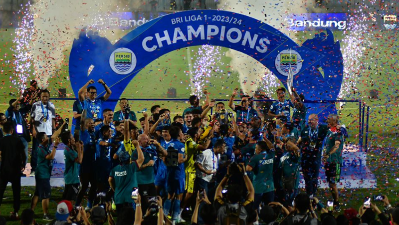 Persib Bandung meraih gelar juara Liga 1 setelah menang 3-1 atas Madura United di Stadion Gelora Bangkalan, Jumat malam (31/5/2024). (Foto: persib.co.id)