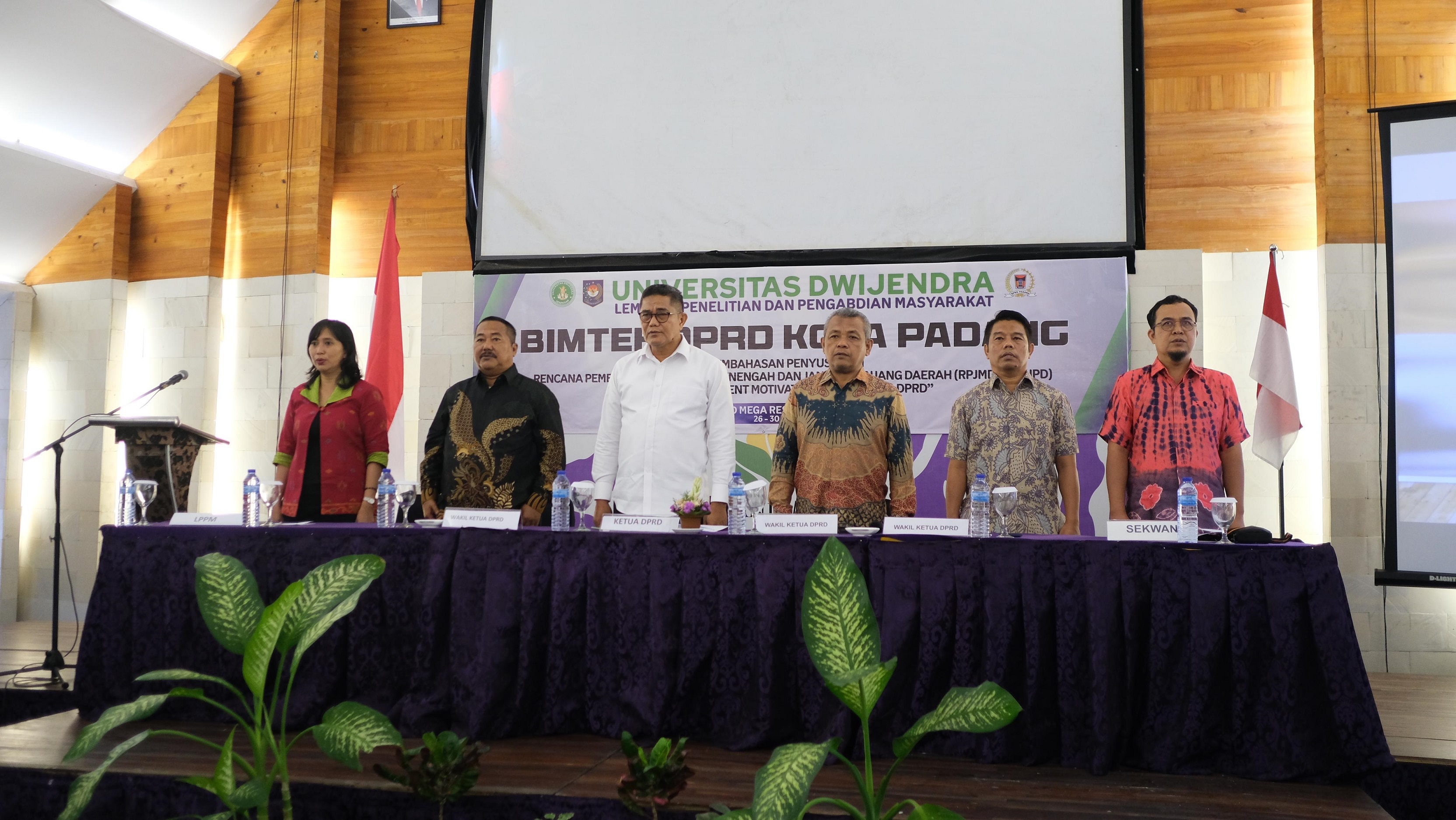 DPRD Kota Padang menggelar bimbingan teknis (bimtek) tentang Peningkatan Kapasitas untuk Pimpinan dan Anggota DPRD Kota Padang, bertempat&nbsp;di&nbsp;Bali dari 27-29 Mei 2024 lalu. (HUMAS DPRD KOTA PADANG)