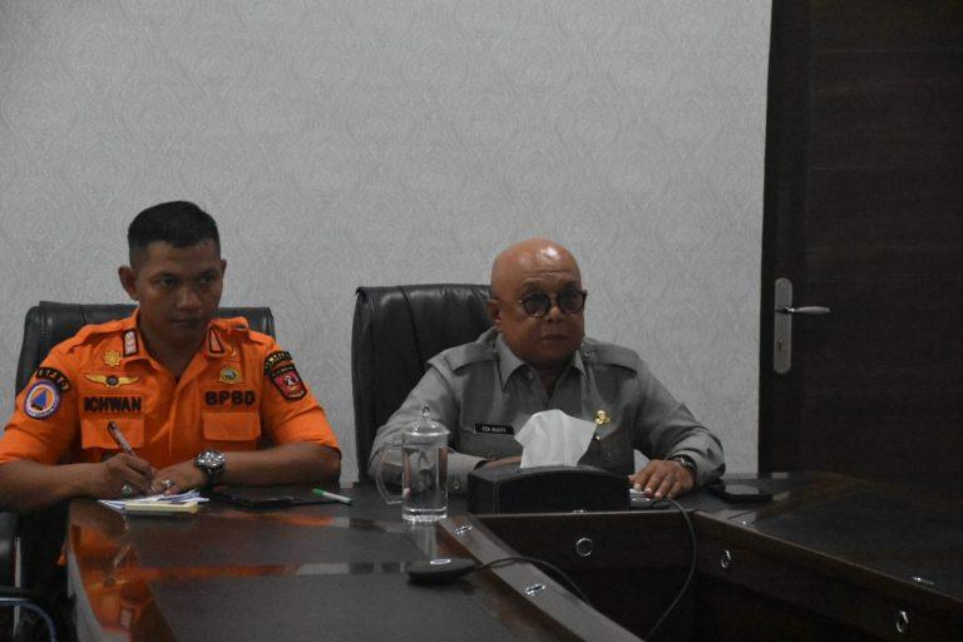 TERUS BANGKIT: Sekkab Agam yang juga Kepala BPBD Agam Edi Busti memaparkan kondisi terkini kebencanaan di daerah itu saat rapat koordinasi bersama BNPB, Kamis (6/6).(HUMAS PEMKAB AGAM FOR PADEK)