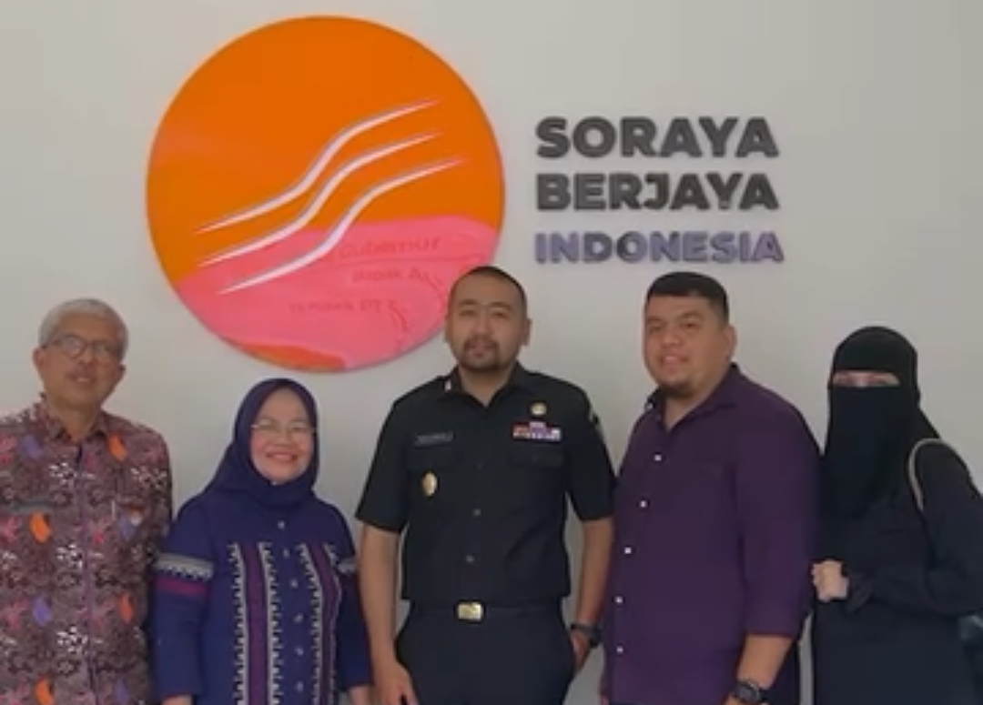 Wakil Gubernur Sumbar Audy Joinaldy saat berkunjung ke pabrik Soraya Bedsheet di Padang beberapa waktu lalu. (Foto: IG Soraya Bedsheet)
