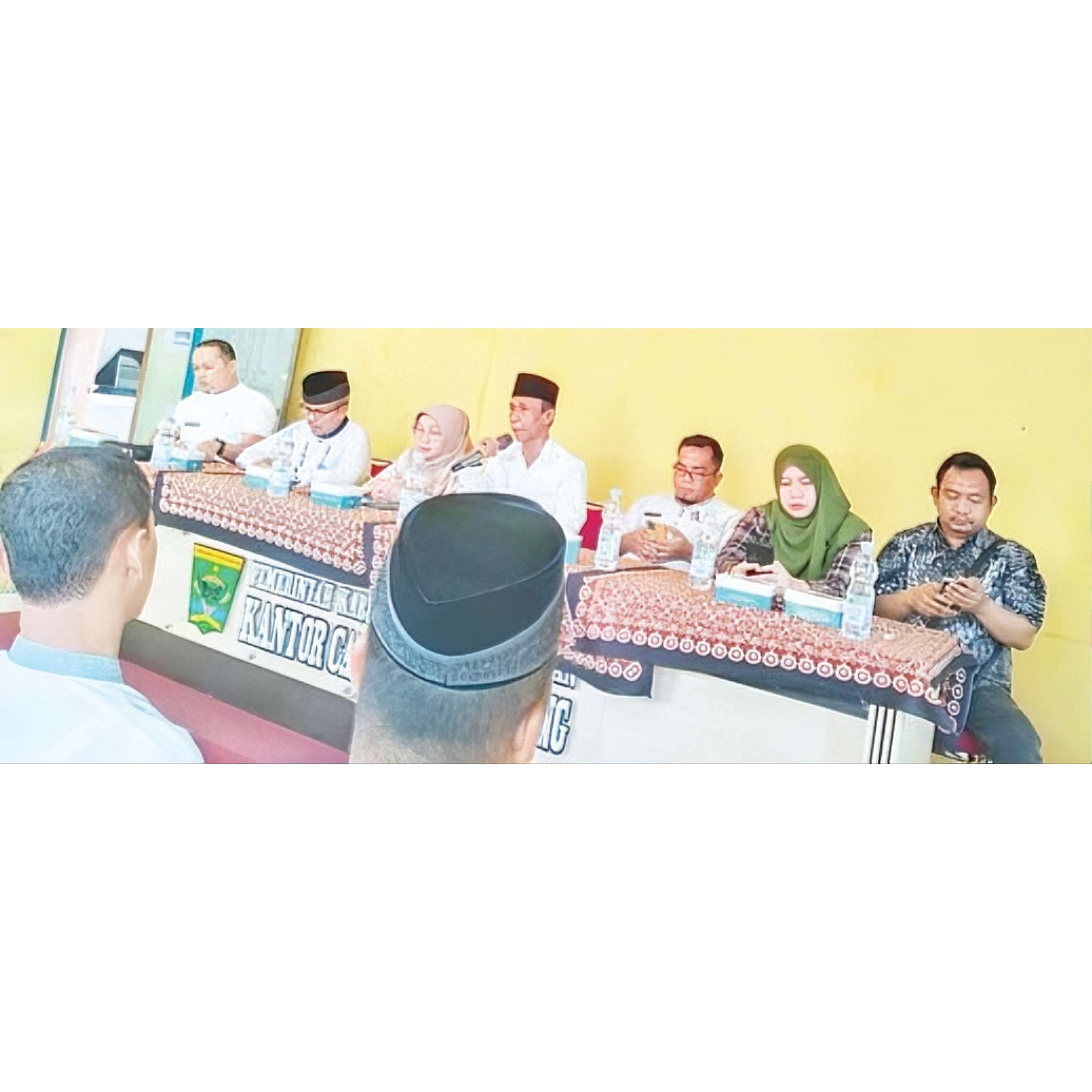 PERCEPATAN: Konsultasi publik dilakukan tim persiapan pembebasan lahan tol dengan mengundang seluruh masyarakat yang diperkirakan terdampak lokasi pembangunan per nagari yang dilewati.(ZET/PADEK)