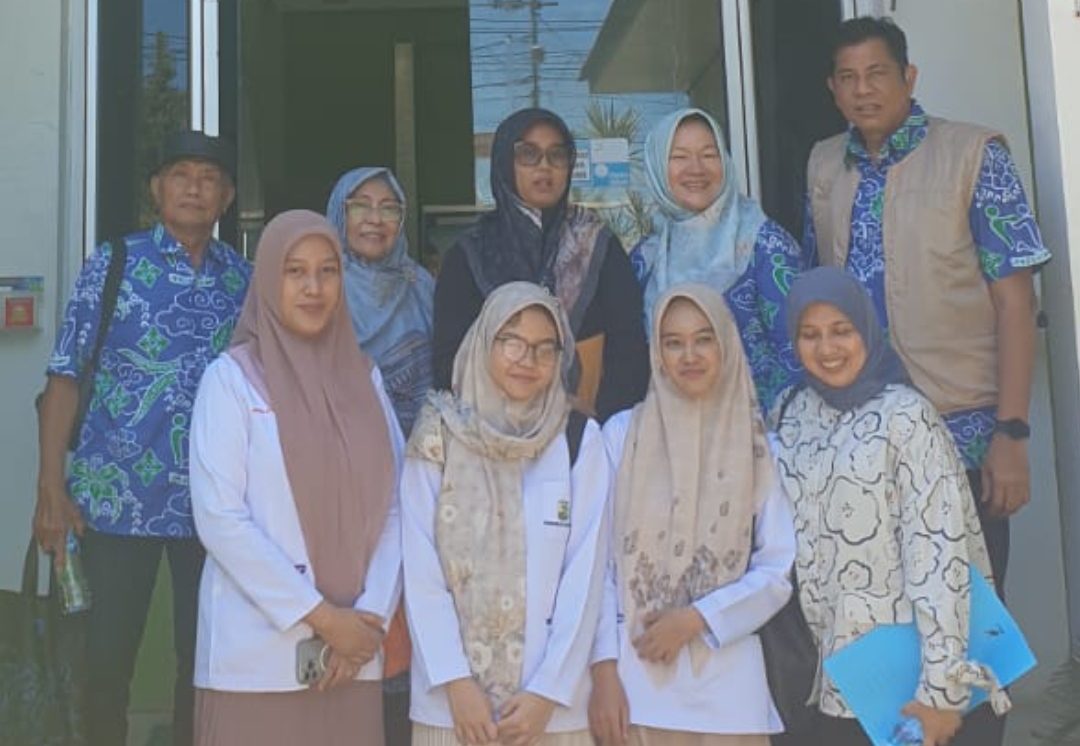 Tim Fakultas Kedokteran Gigi Universitas Andalas (FKG Unand) saat pengabdian masyarakat di Bayang, Pessel. (Foto: Dok. FKG)