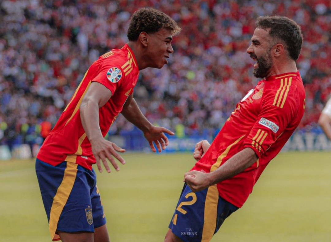 Pemain termuda sepanjang sejarah Euro Lamine Yamal terlibat dalam terciptanya gol Dani Carvajal saat menang 3-0 melawan Kroasia. (Foto: X @lamineyamal)