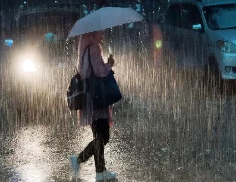 Ilustrasi cuaca hujan. (Foto: Dok. Jawapos.com)