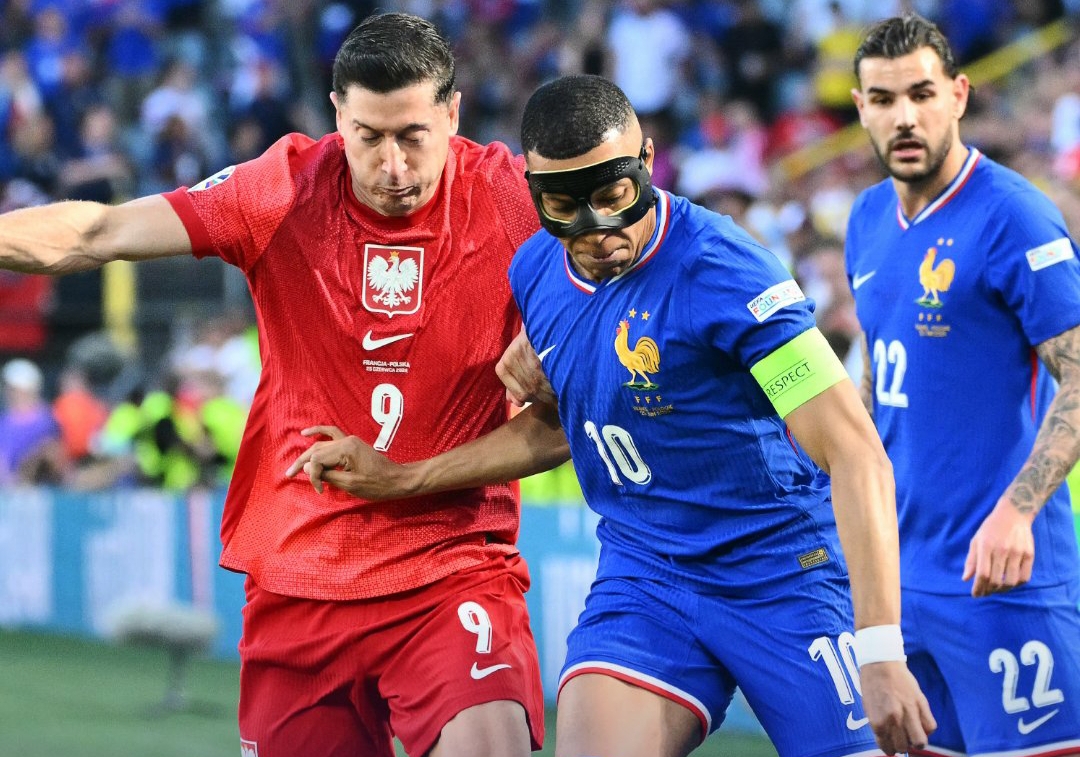 Gol pertama Kylian Mbappe di Euro berhasil dibalas Robert Lewandowski saat Polandia yang sudah tersingkir menahan imbang Prancis 1-1 di Dortmund. (Foto: X EURO2024)