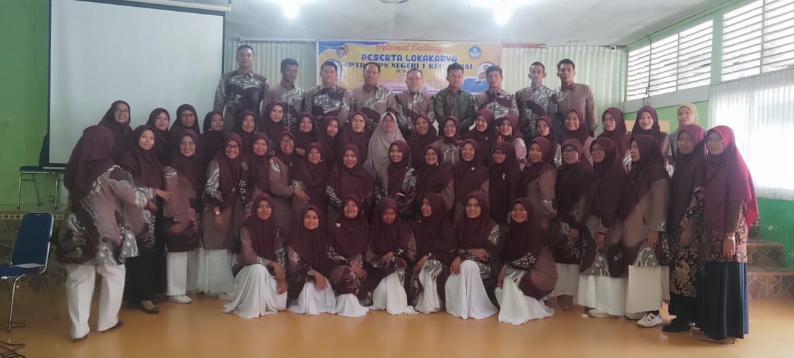 KOMPAK: Para guru UPTD SMPN 1 Kecamatan Harau terlihat kompak dalam kegiatan lokakarya.(TIM LAMAN GURU)