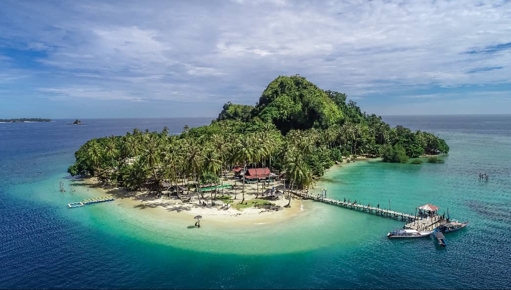 Pulau Pasumpahan, Kota Padang. (Foto: IG @trafitritourism/ Afdal)