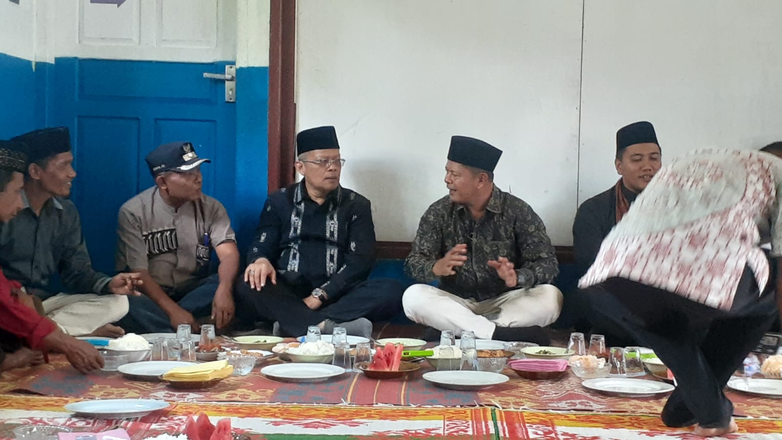 SAMPAIKAN NIAT: Anggota DPRD Pasaman Welly Suheri memberi sambutan pada salah satu kegiatan di Lubuksikaping, kemarin.(DOKUMEN PRIBADI UNTUK PADEK)
