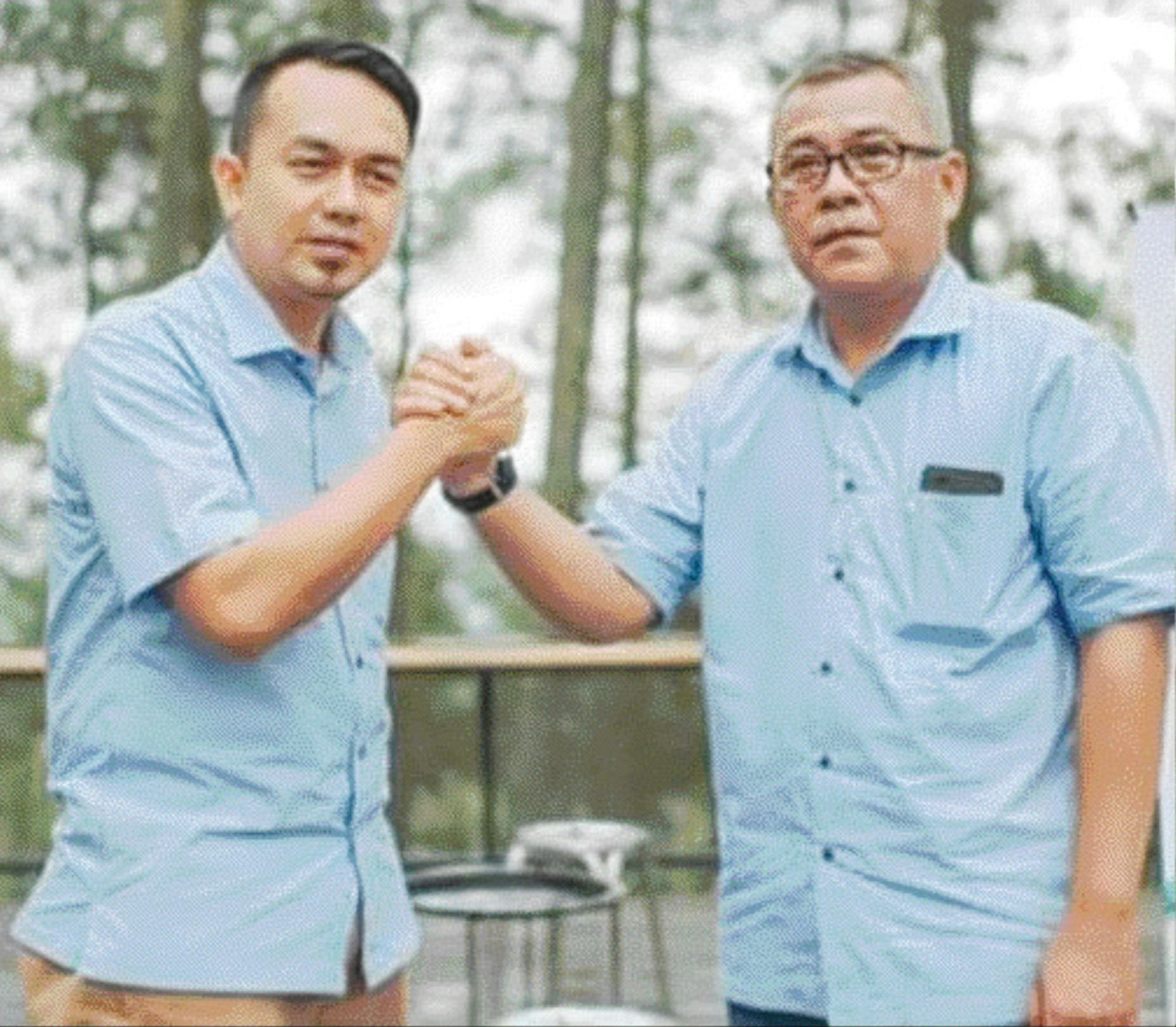 KOMPAK: Deni Asra dan Riko Febrianto pada suatu kesempatan beberapa waktu lalu. (DOKUMEN PRIBADI UNTUK PADEK)