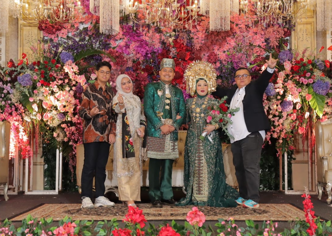 Ivana Astrilia dan Mukhty Hadirun Effendy melangsungkan pernikahan di Graha Mekarwangi Bandung pada hari Minggu, 7 Juli 2024. (Foto: Dok. Rezki Rifai)
