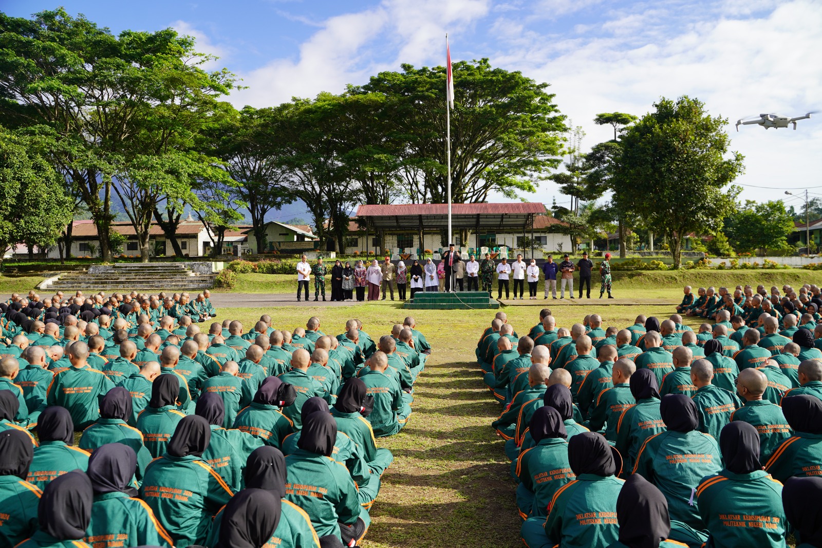 Mahasiswa baru PNP digembleng di Sekolah Calon Tamtama B (Secata B) Padangpanjang, baru-baru ini. (DOKUMEN PNP)