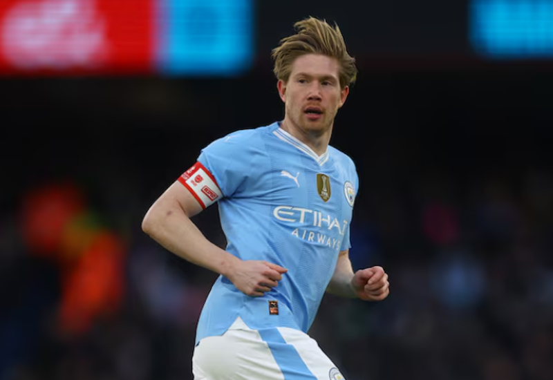 Kevin De Bruyne dikabarkan telah menyetujui persyaratan pribadi untuk bergabung dengan klub Liga Pro Saudi, Al-Ittihad. (Foto: Reuters)