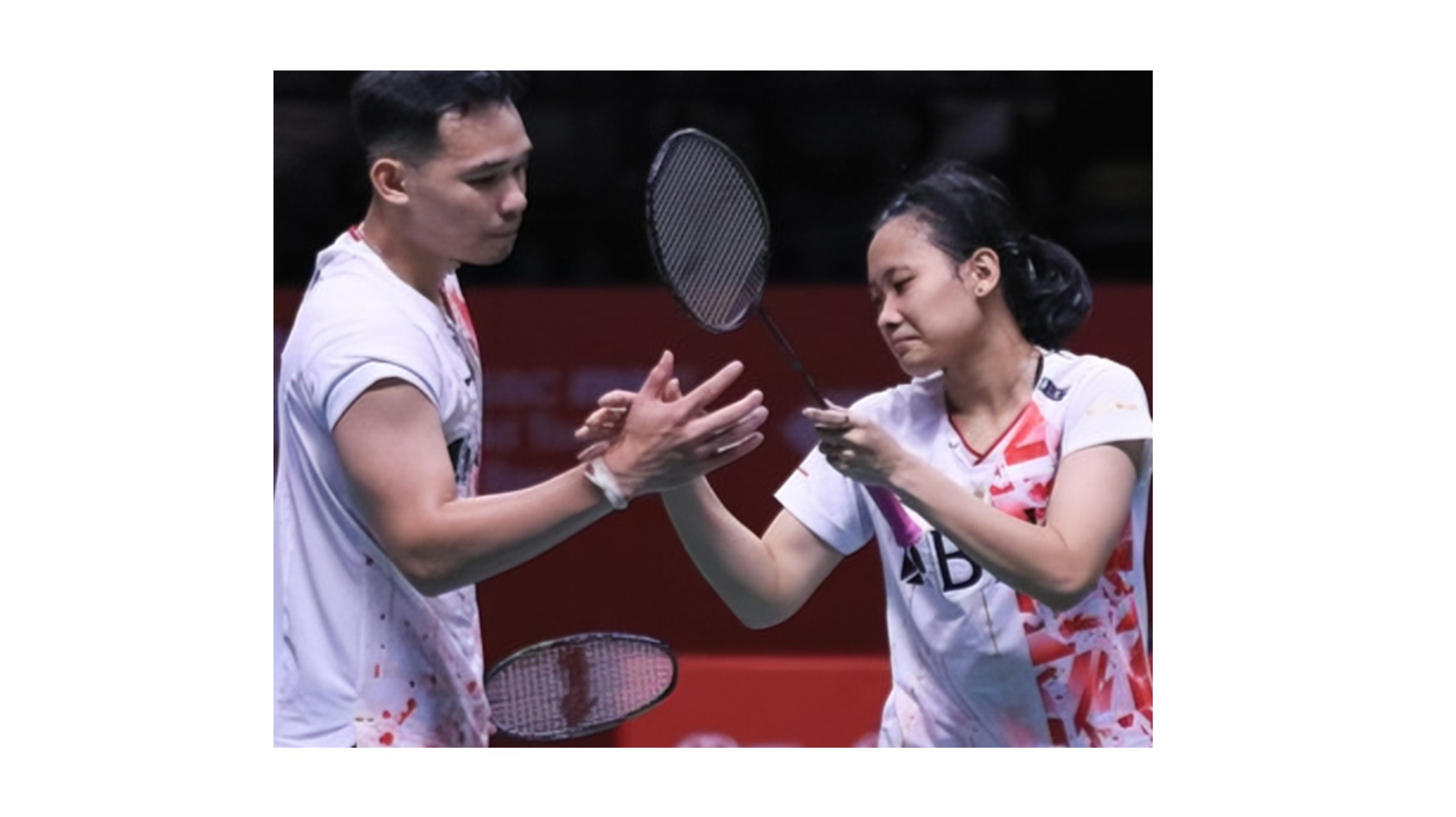 DIANDALKAN: Ganda campuran Indonesia, Rinov Rivaldy/Pitha Haningtyas, saat memenangi salah satu laga mereka. Pada laga perdana Olimpiade Paris 2024 Sabtu (27/7) depan. (DOK PBSI)