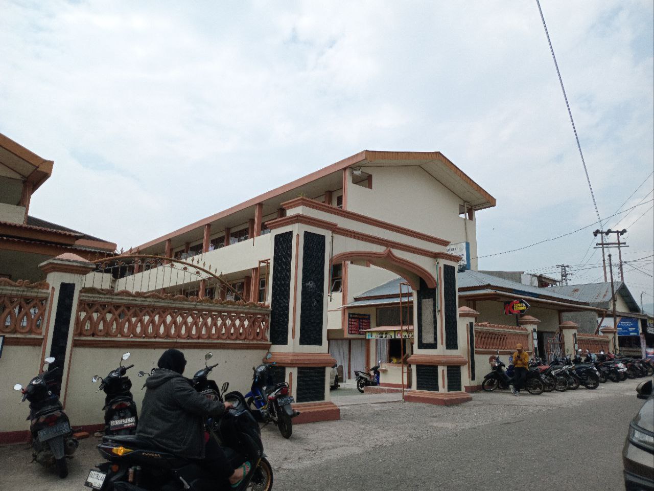NORMAL: Proses PBM di MTI Canduang berjalan normal seperti biasa, Rabu (31/7). (Rian Afdol/Padang Ekspres)