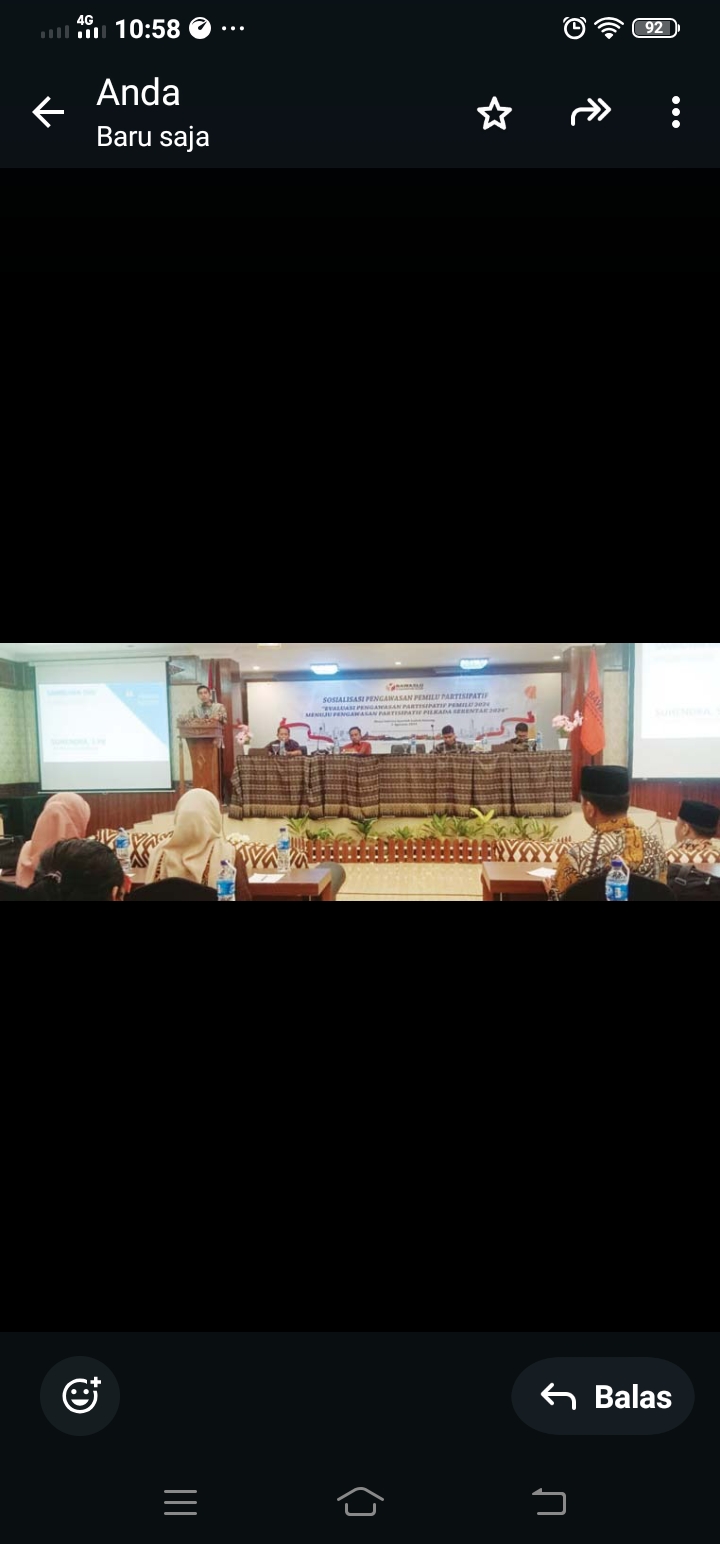 ANTISIPASI: Ketua Bawaslu Agam Suhendra memberikan arahan saat membuka Sosialisasi Pengawasan Pemilu Partisipatif menuju Pilkada 2024 di Hotel Sakura Syariah Lubukbasung, Kamis (1/8). (PUTRA/PADEK)