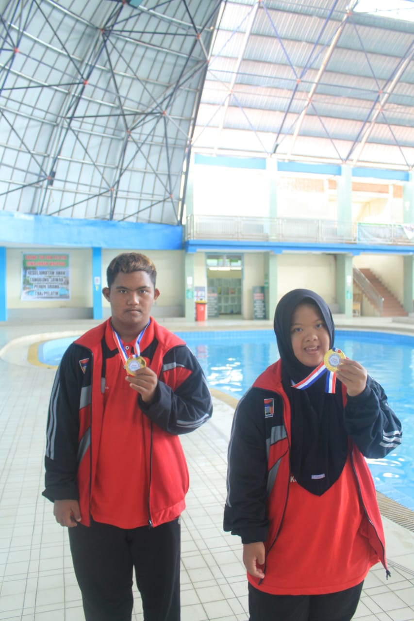 Atika Maharani (22) dan Reyfebrian (14).(DOKUMEN PRIBADI)