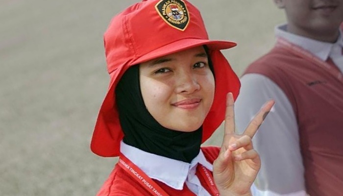 Maulia Permata Putri, siswi SMA Negeri 1 Solok saat ini dilatih sebagai pembawa baki bendera untuk Upacara HUT RI ke-79 di Ibu Kota Negara (IKN) 17 Agustus 2024.
