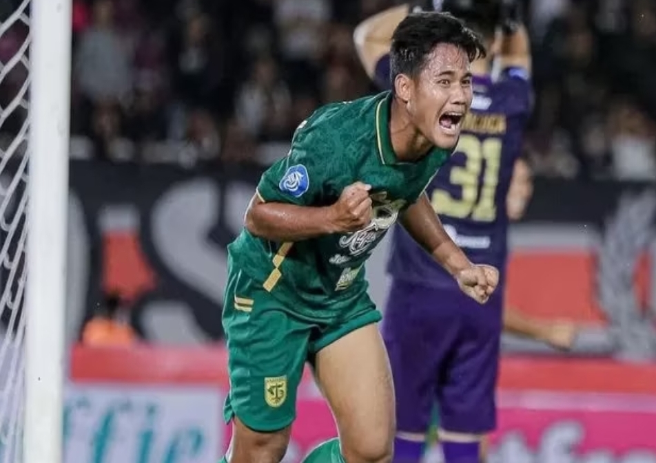 Toni Firmansyah. (Foto: Instagram/@officialpersebaya)