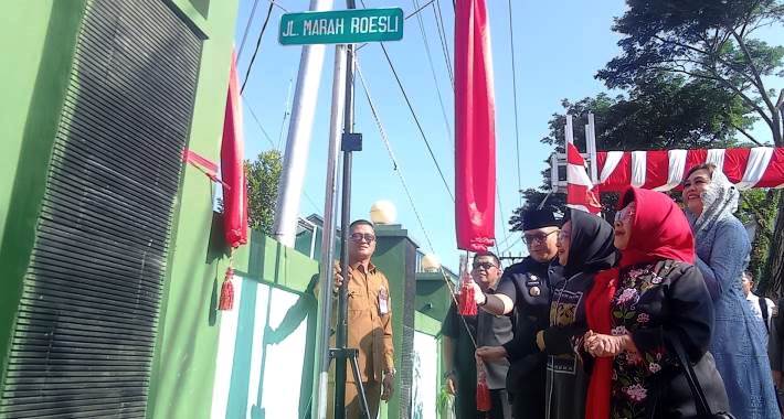 Peresmian Jl Marah Roesli di Kelurahan Belakang Tangsi, Kecamatan Padang Barat, Senin (5/8/2024).