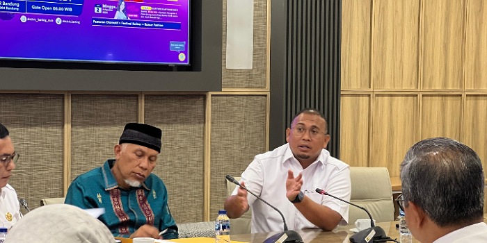 Gubernur Sumbar Mahyeldi dan Anggota DPR RI Andre Rosiade temui Dirjen di Kementerian PUPR.