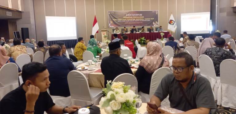 KPU Sumbar gelar Rakor Persiapan Pencalonan pada Pemilihan Serentak Nasional 2024, yang dihadiri utusan Parpol, Stakeholder, dan KPU Kabupaten/Kota, Jumat (9/8), di Pangeran Beach Padang.
