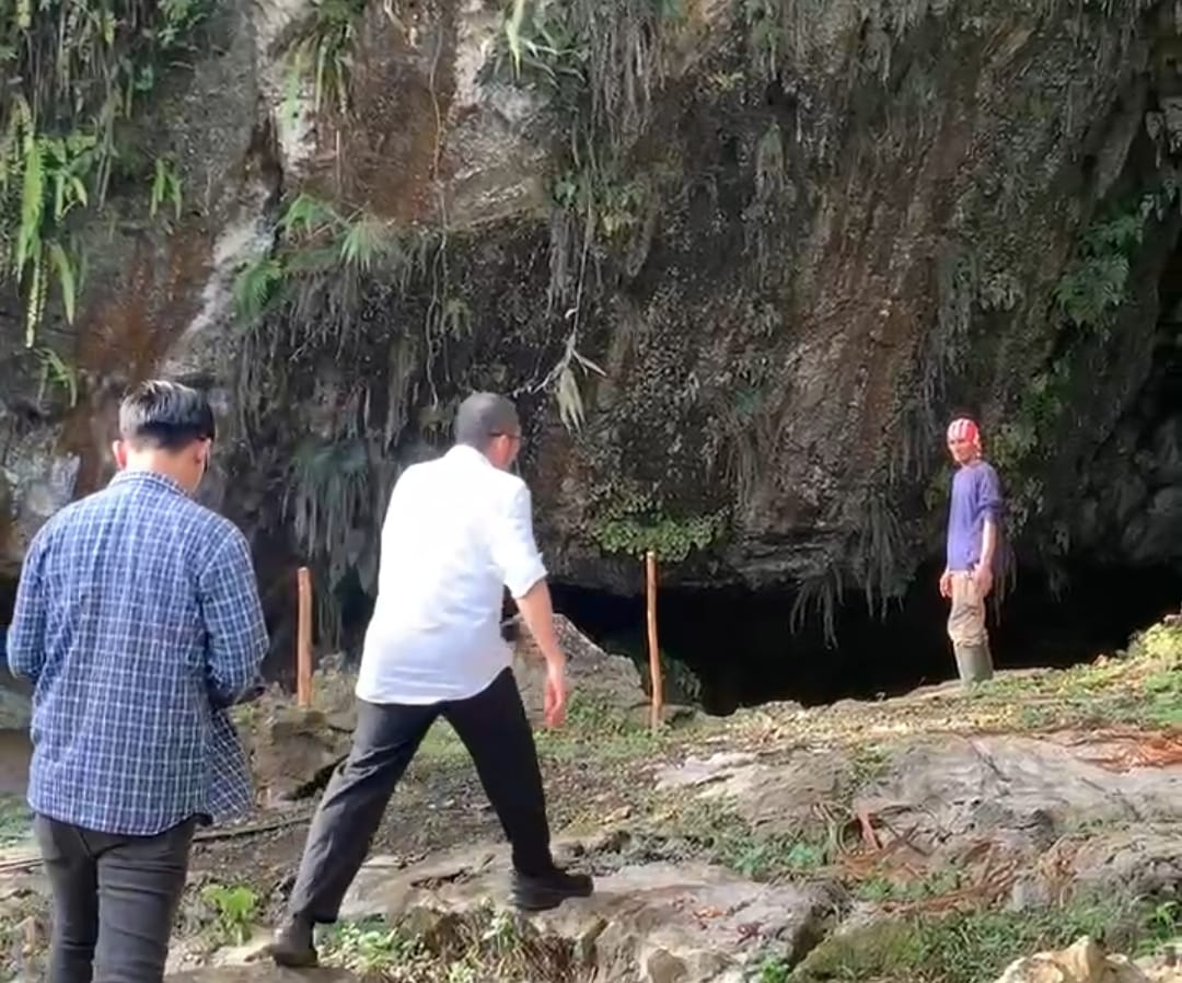 Kunjungan Hendri Septa ke Goa Kelelawar Pandayo