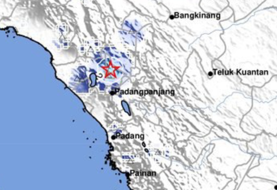 Pusat gempa bumi tektonik yang mengguncang wilayah Bukittinggi pada Jumat (9/8/2023) pukul 21.18:13 WIB. (Grafis: BMKG)