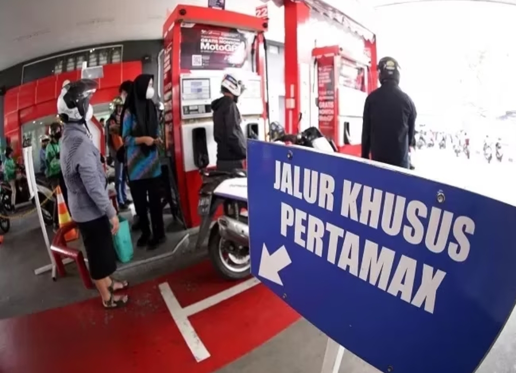 Harga bahan bakar minyak (BBM) jenis Pertamax di Sumatera Barat mengalami kenaikan mulai hari ini, Sabtu 10 Agustus 2024. (Foto ilustrasi: jawapos.com)