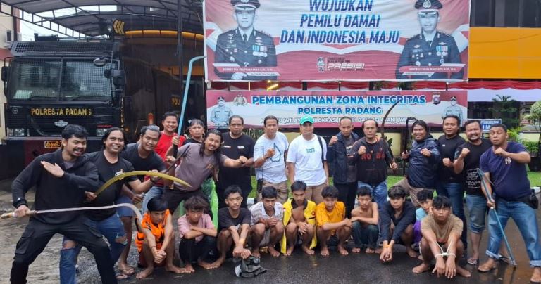 Anggota geng tawuran yang diambil polisi dari rumah mereka masing-masing, masih basalemo.
