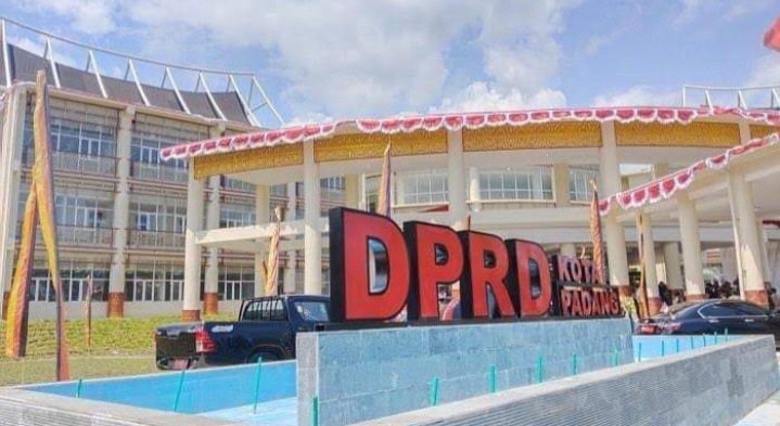 Gedung DPRD Kota Padang, Bypass, Aia Pacah, Kecamatan Kototangah.