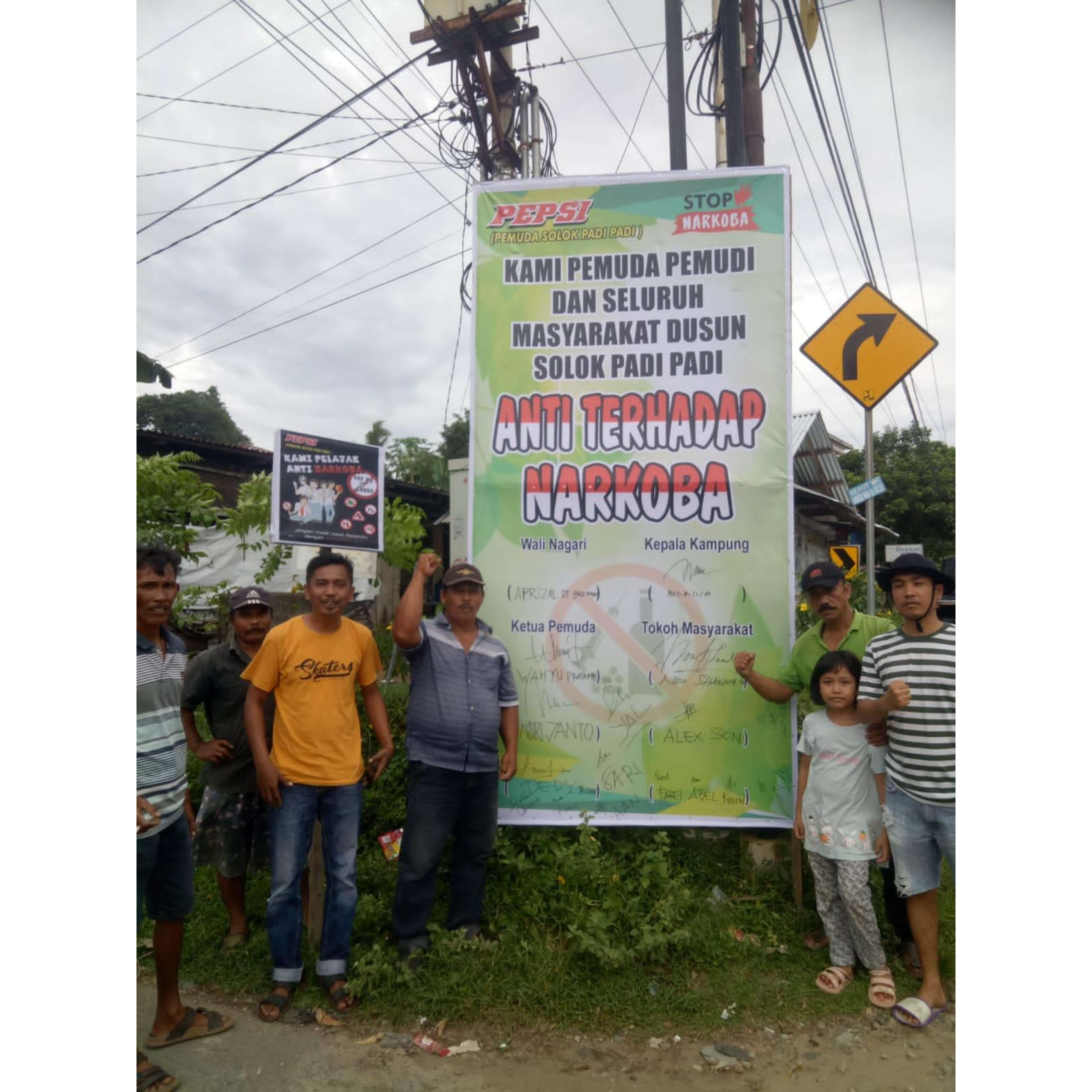 SEMANGAT: Para pemuda Dusun Solok Padi Padi, Kampung Padang Marapalam, Nagari Lakitan Utara, Kecamatan Lengayang dan masyarakat siap memerangi narkoba.(dok Nagari Lakitan Utara)